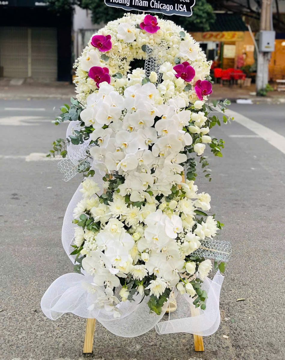 Đặt Hoa Đám Tang Bình Chánh