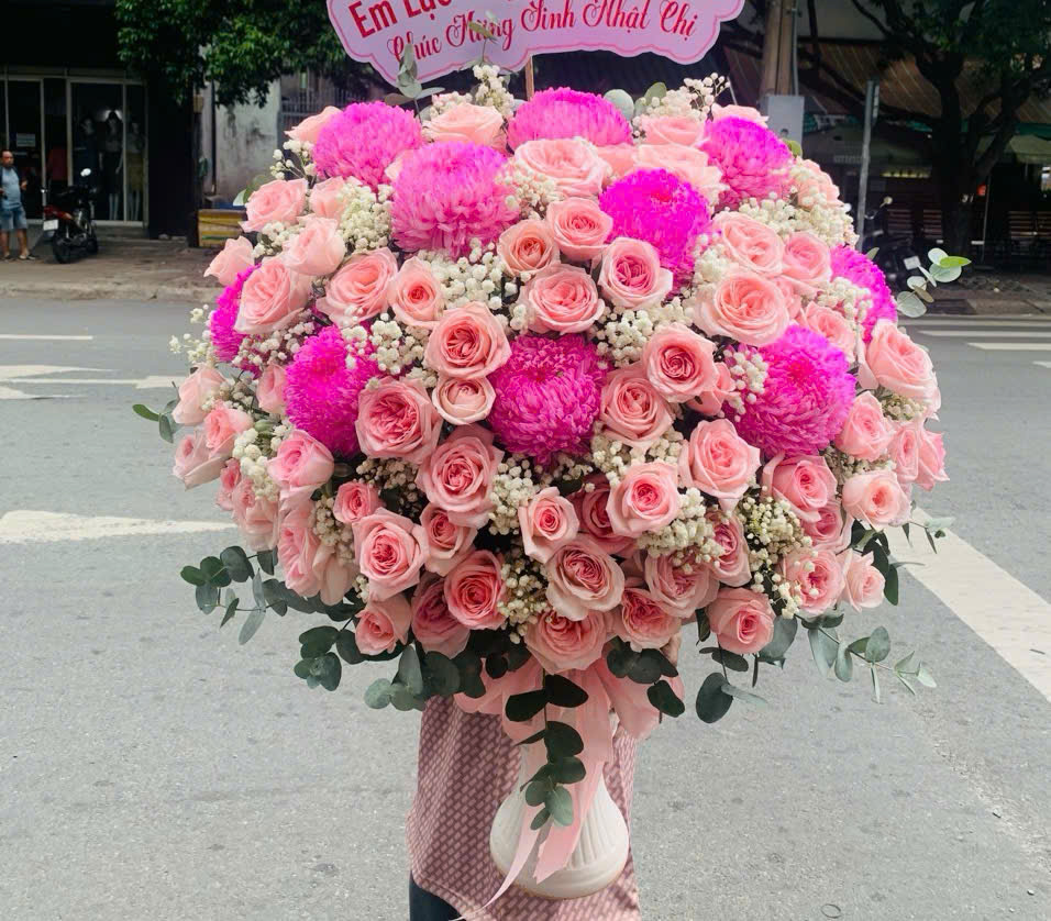 Giỏ Hoa Hồng Tông Màu Hồng Pastel