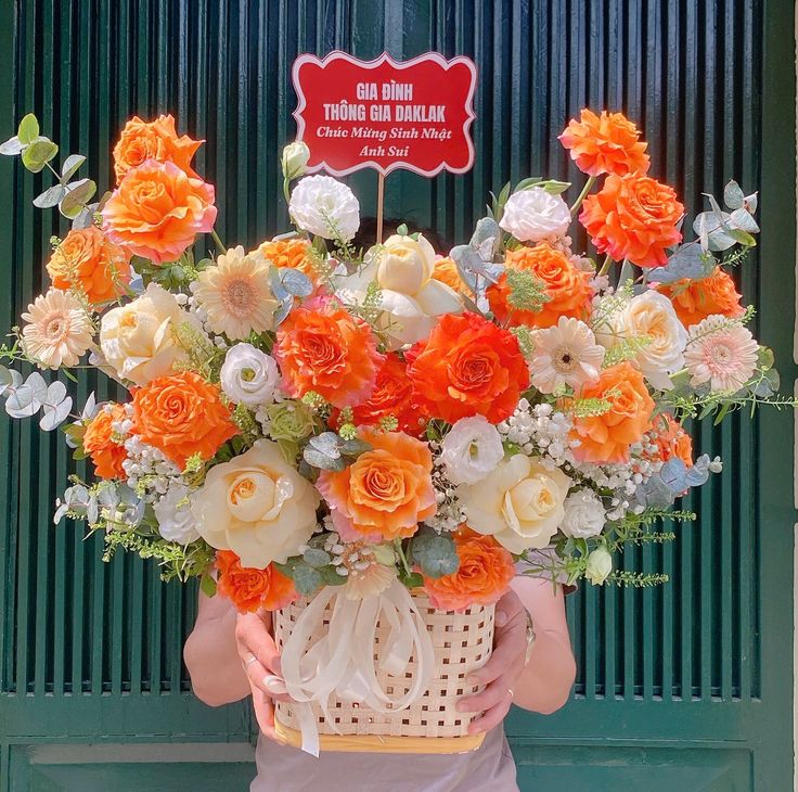 Mẫu Giỏ Hoa Tông Màu Cam